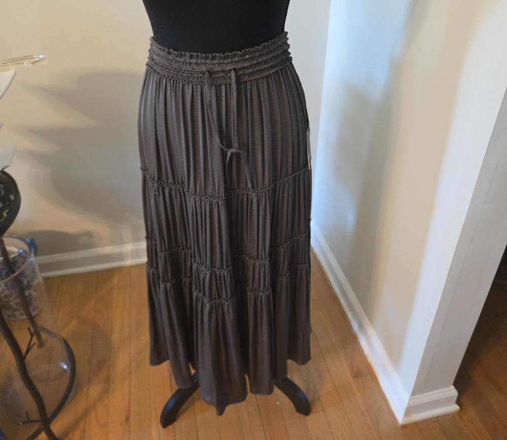 NWT Simply Vera Vera Wang Olive Tiered Smocked Waist Maxi Skirt